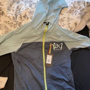 Burton wind breaker